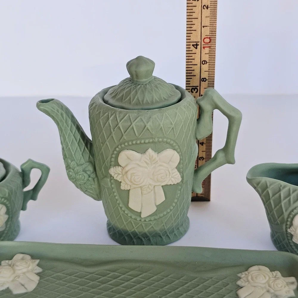 N/A vintage miniature